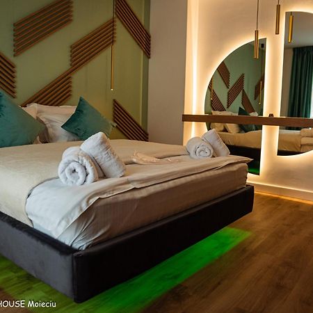 White House Moieciu Hotel Moieciu de Jos Bagian luar foto