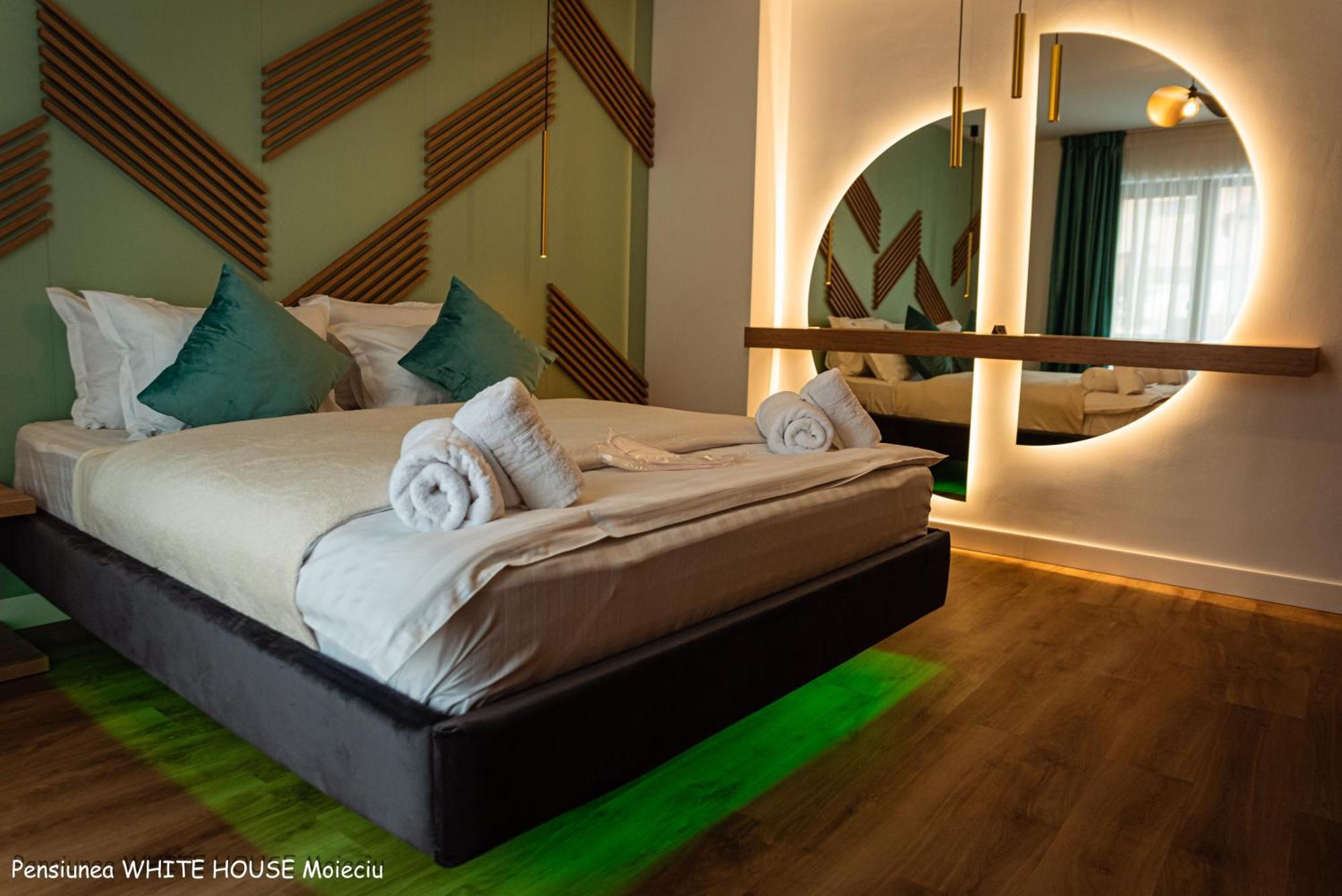White House Moieciu Hotel Moieciu de Jos Bagian luar foto