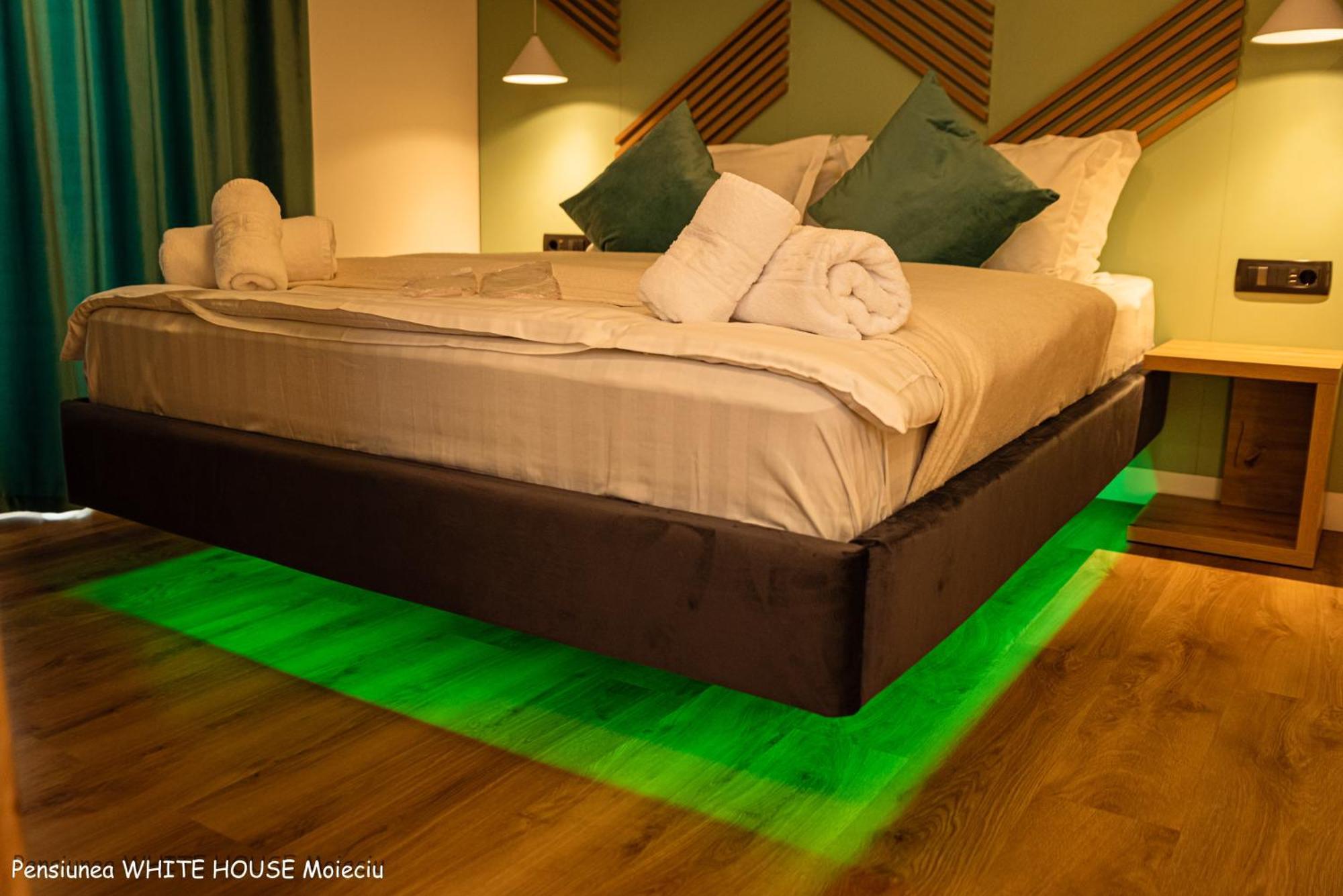 White House Moieciu Hotel Moieciu de Jos Bagian luar foto