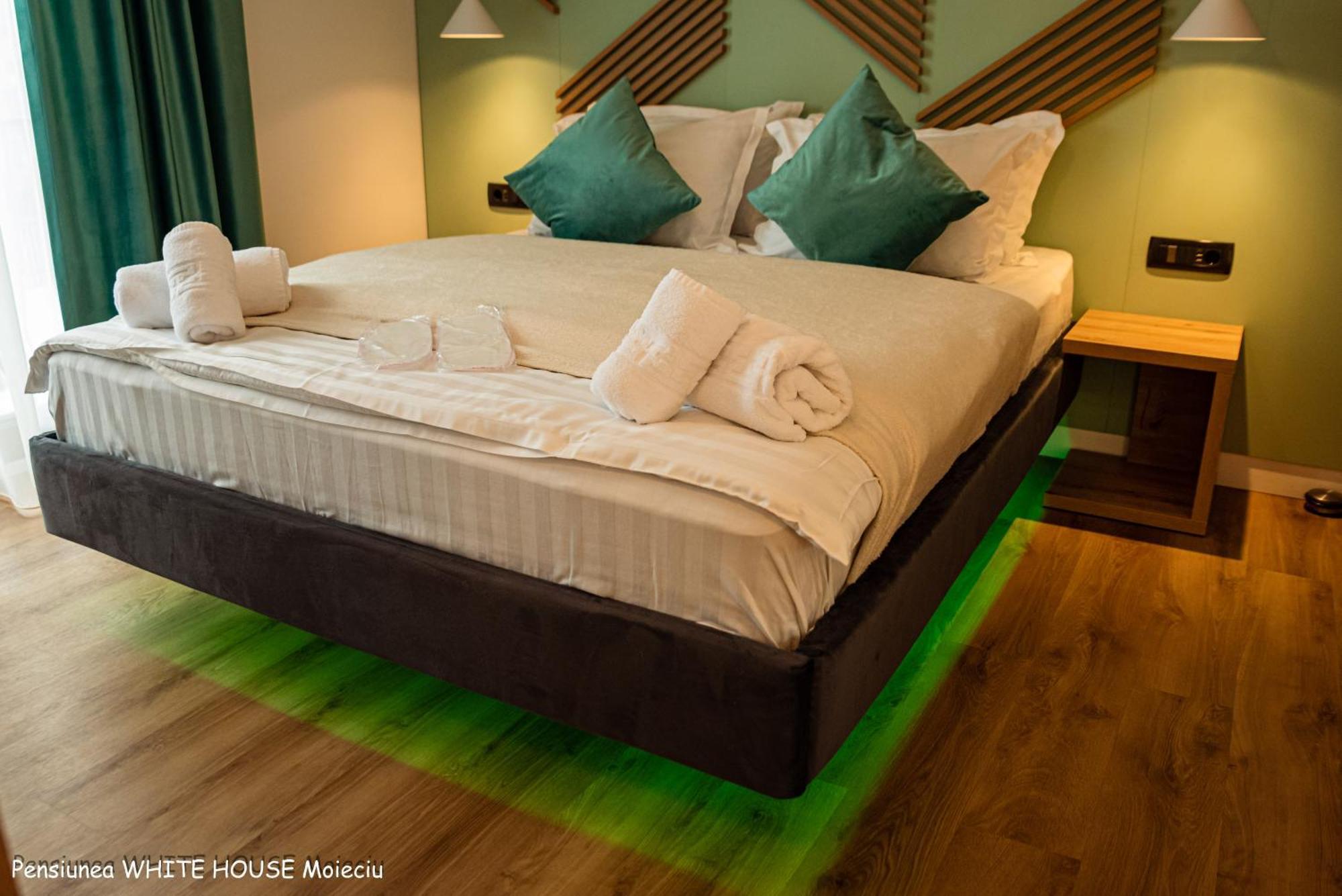 White House Moieciu Hotel Moieciu de Jos Bagian luar foto