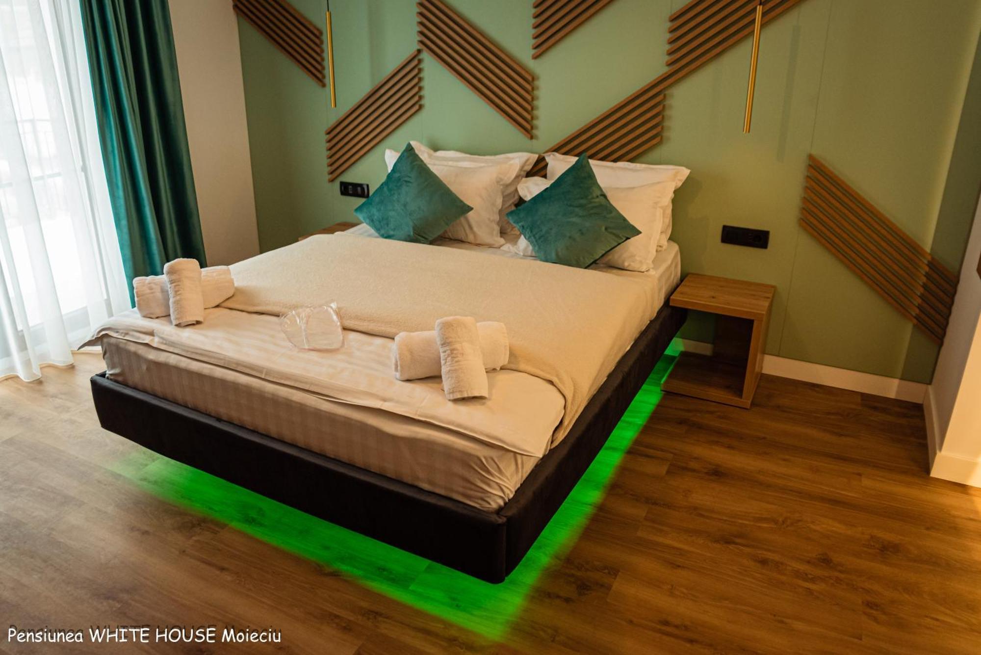 White House Moieciu Hotel Moieciu de Jos Bagian luar foto